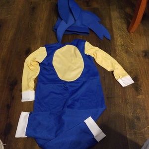 Sonic the hedgehog costume (size 5-6)